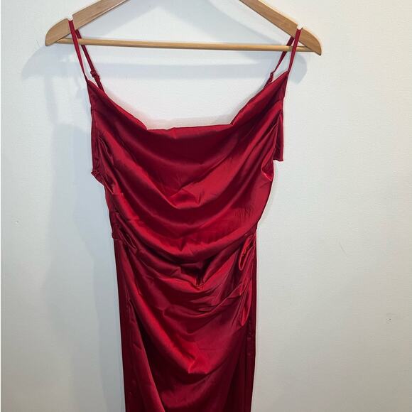 NWT SHEIN Belle Womens Red Satin‎ Dress Size Medium Adjustable Straps - Picture 4 of 8